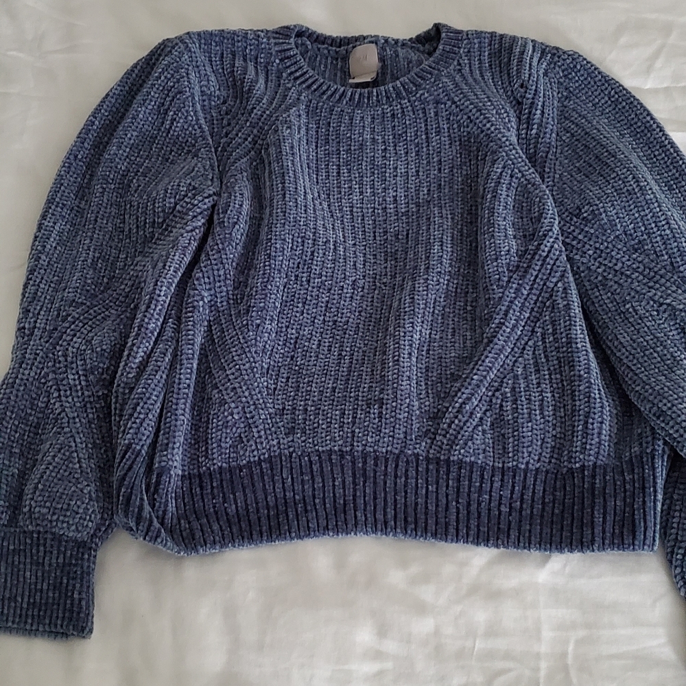 H&M sweater size Medium